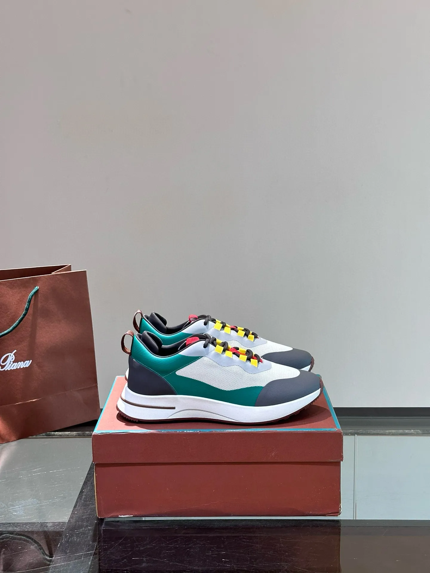 Factory price: 540💰Loro men's shoes💰iana niche Loro classic jogging shoes, men's lace-up casual shoes and sneakers, high-quality lightweight and comfortable fabrics, suitable for outdoor leisure, the color scheme is young and energetic, and it looks great with sportswear or casual suits! Size: 39-45 (46 customized)
